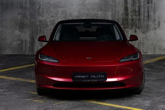 Tesla Model 3 2024 photo 3