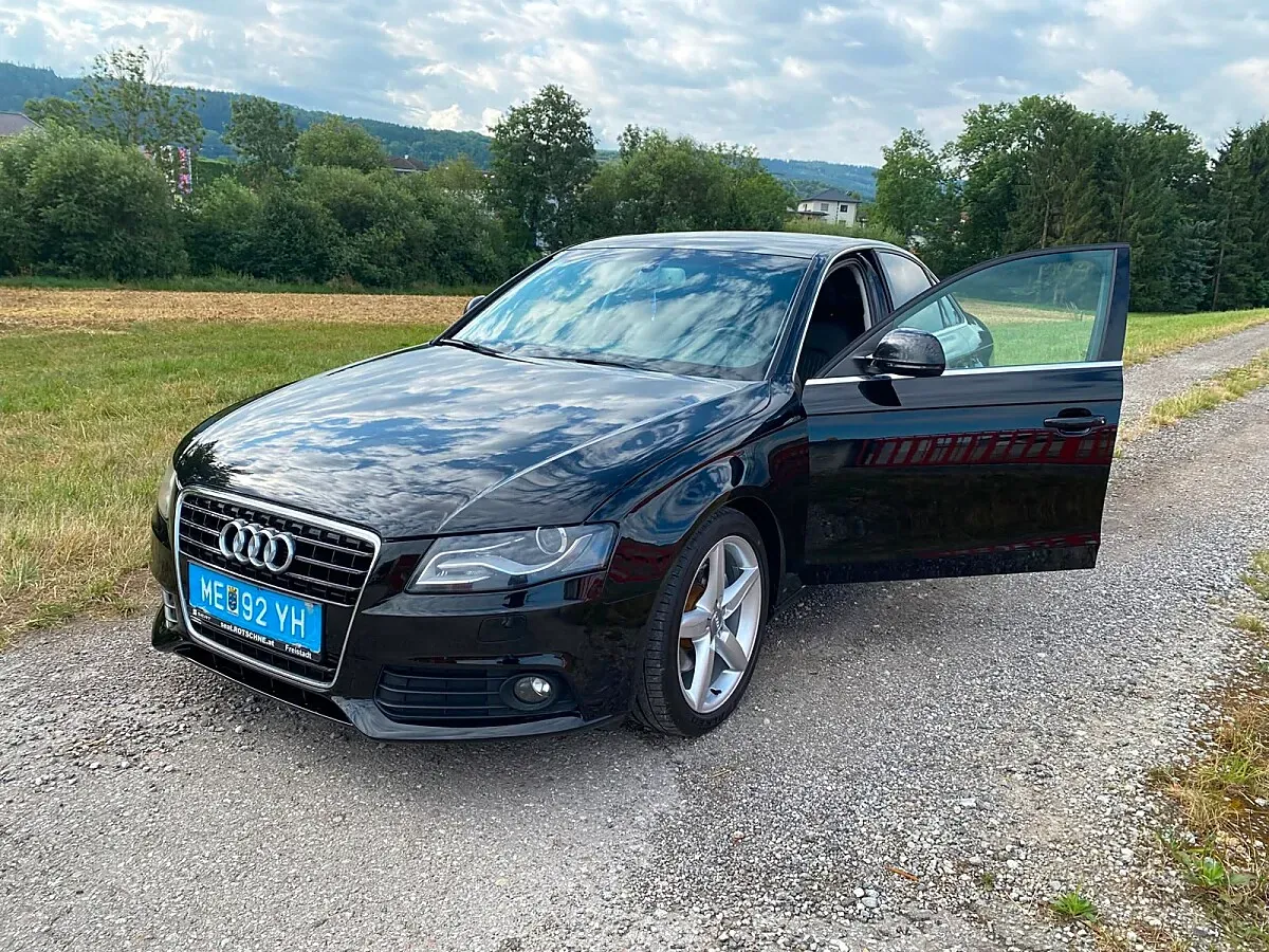Audi A4 2009 photo 2