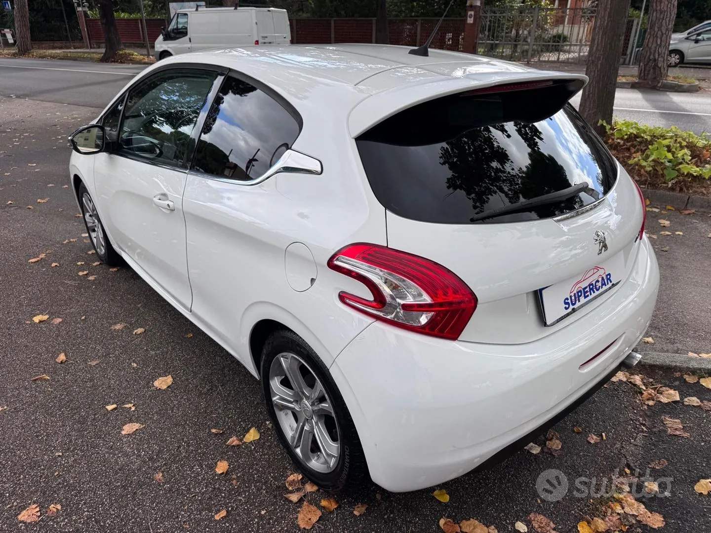 Peugeot 208 2013 photo 4