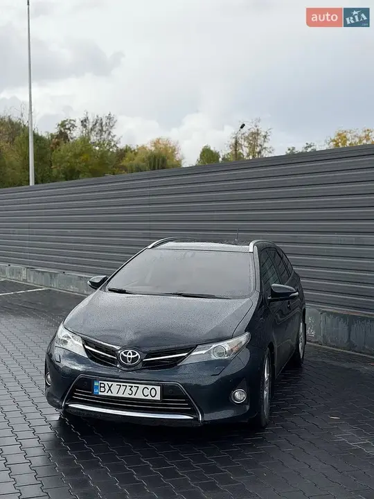 Toyota Auris 2014 photo 5
