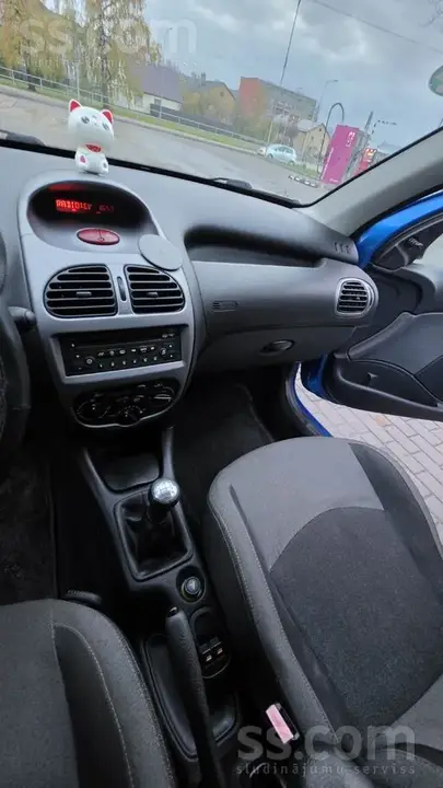 Peugeot 206 2008 photo 4