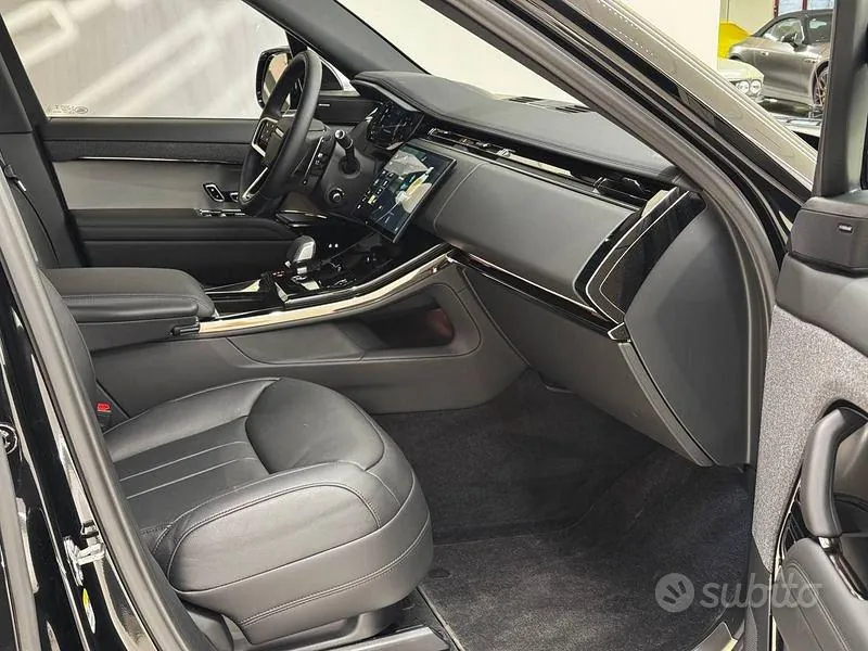 Land Rover Range Rover Sport 2025 photo 3