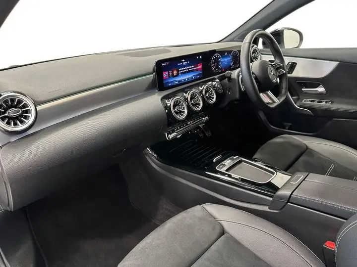 Mercedes-Benz A-Class 2025 photo 3