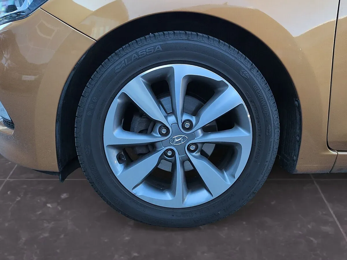 Hyundai I20 2015 photo 3