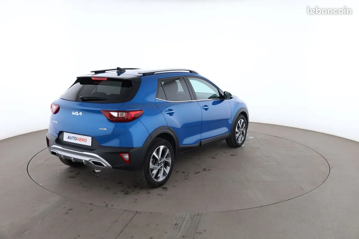 Kia Stonic 2023 photo 3