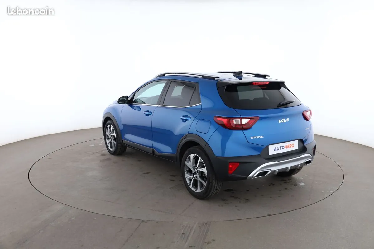 Kia Stonic 2023 photo 2