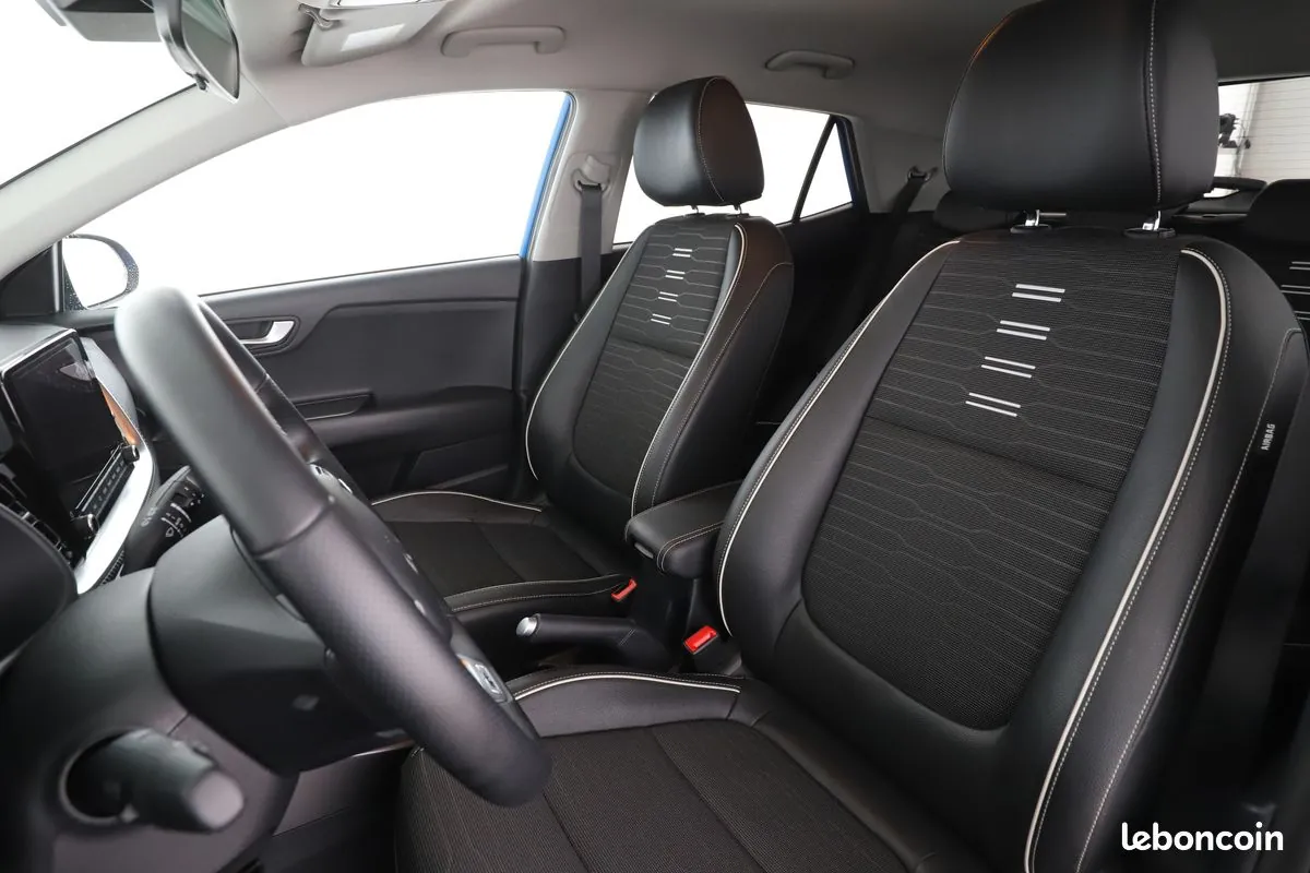 Kia Stonic 2023 photo 5