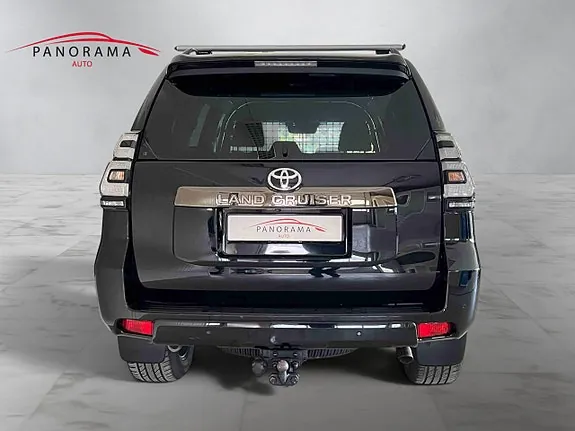 Toyota Land Cruiser 2022 photo 3