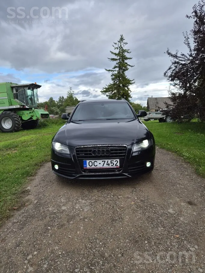 Audi A4 2009 photo 2