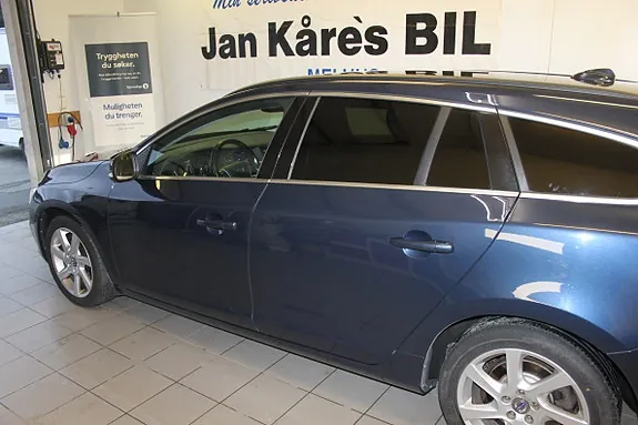 Volvo V60 2015 photo 2