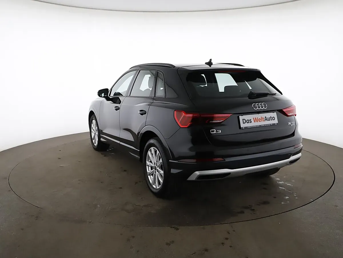 Audi Q3 2022 photo 2