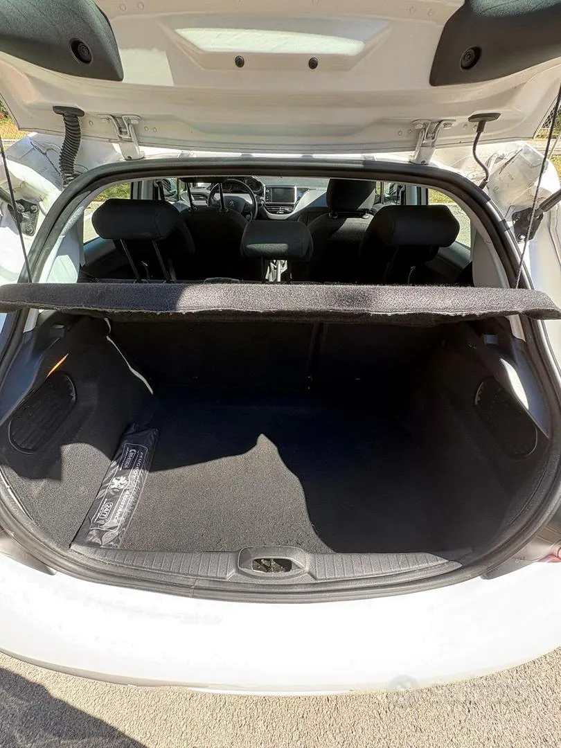 Peugeot 208 2019 photo 4