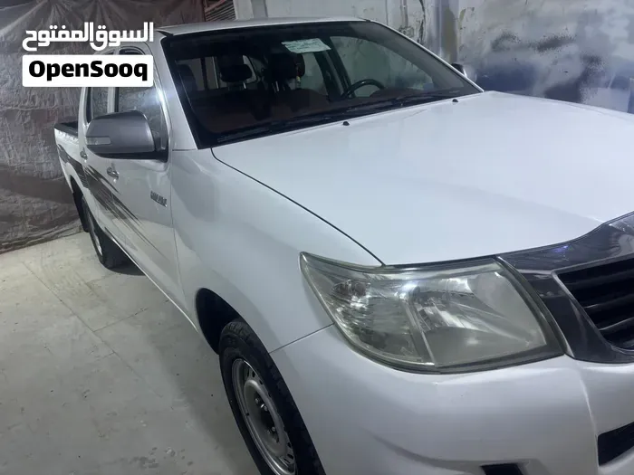 Toyota Hilux 2010 photo 3