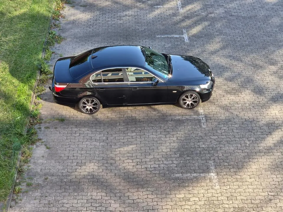 BMW 520I