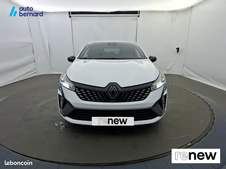Renault Clio 2023 photo 2