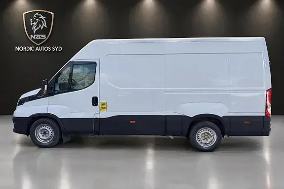 Iveco Daily 2023 photo 2