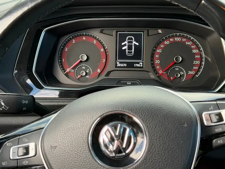Volkswagen Jetta 2019 photo 3
