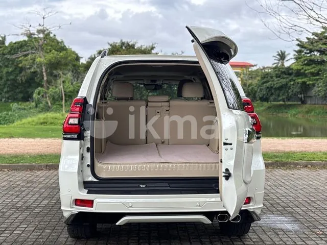 Toyota Land Cruiser Prado 2023 photo 5