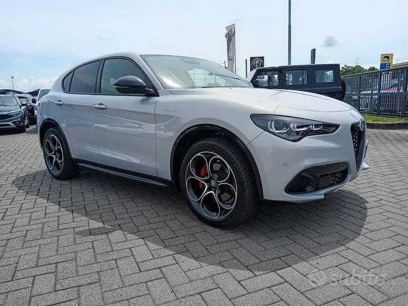 Alfa Romeo Stelvio 2025 photo 3