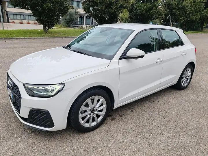 Audi A1 2024 photo 3