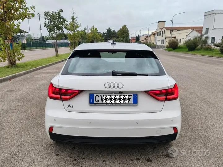 Audi A1 2024 photo 5