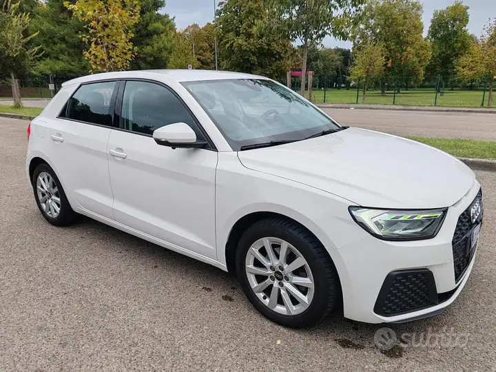 Audi A1 2024 photo 2