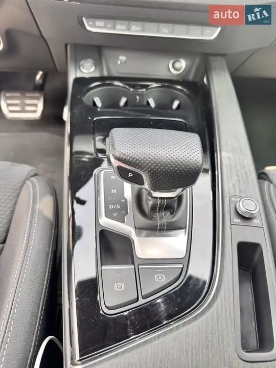 Audi A4 2023 photo 5