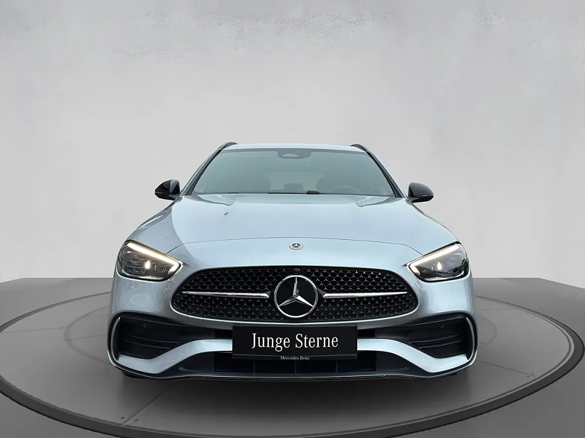 Mercedes-Benz C-Class 2026 photo 3