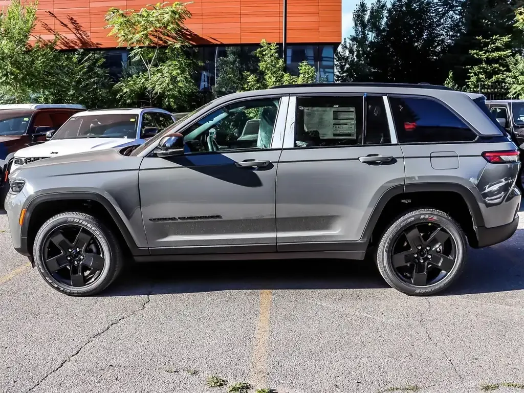 Jeep Grand Cherokee 2027 photo 5