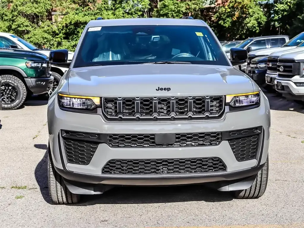 Jeep Grand Cherokee 2027 photo 2
