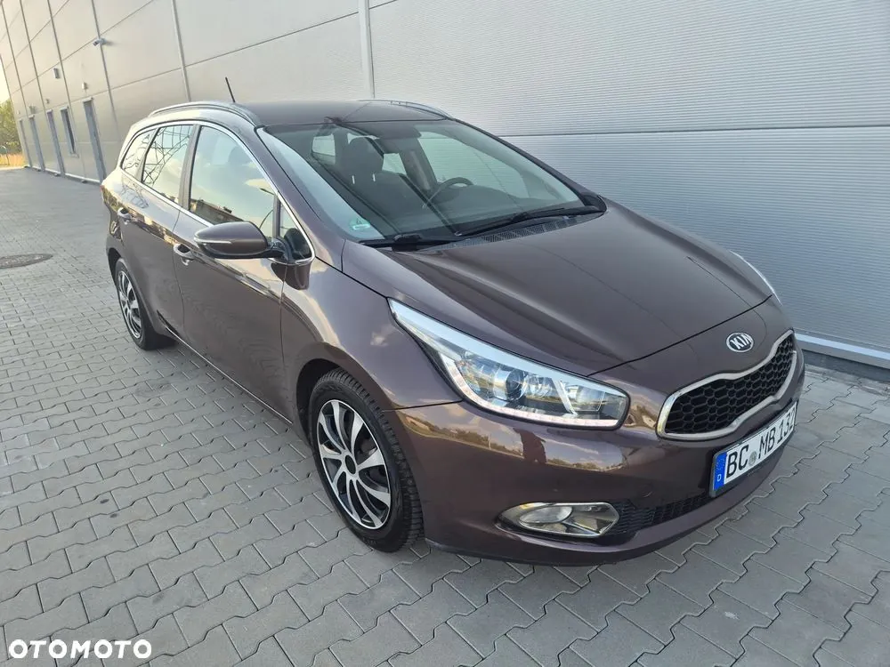 Kia Ceed 2012 photo 2