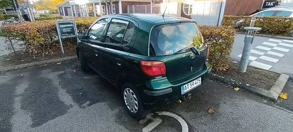Toyota Yaris 2005 photo 2
