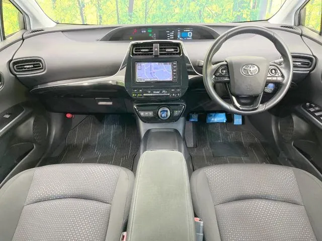 Toyota Prius 2019 photo 2