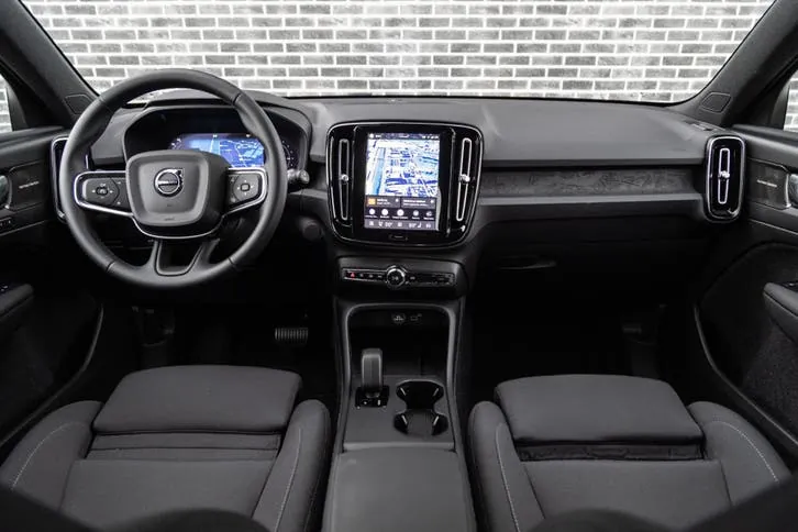 Volvo Ex40 2026 photo 2