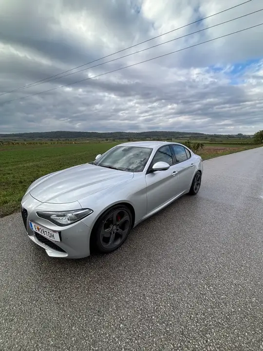 Alfa Romeo Giulia 2016 photo 2