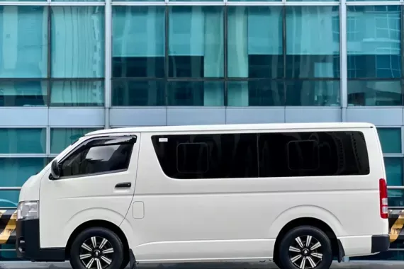 Toyota Hiace 2023 photo 4