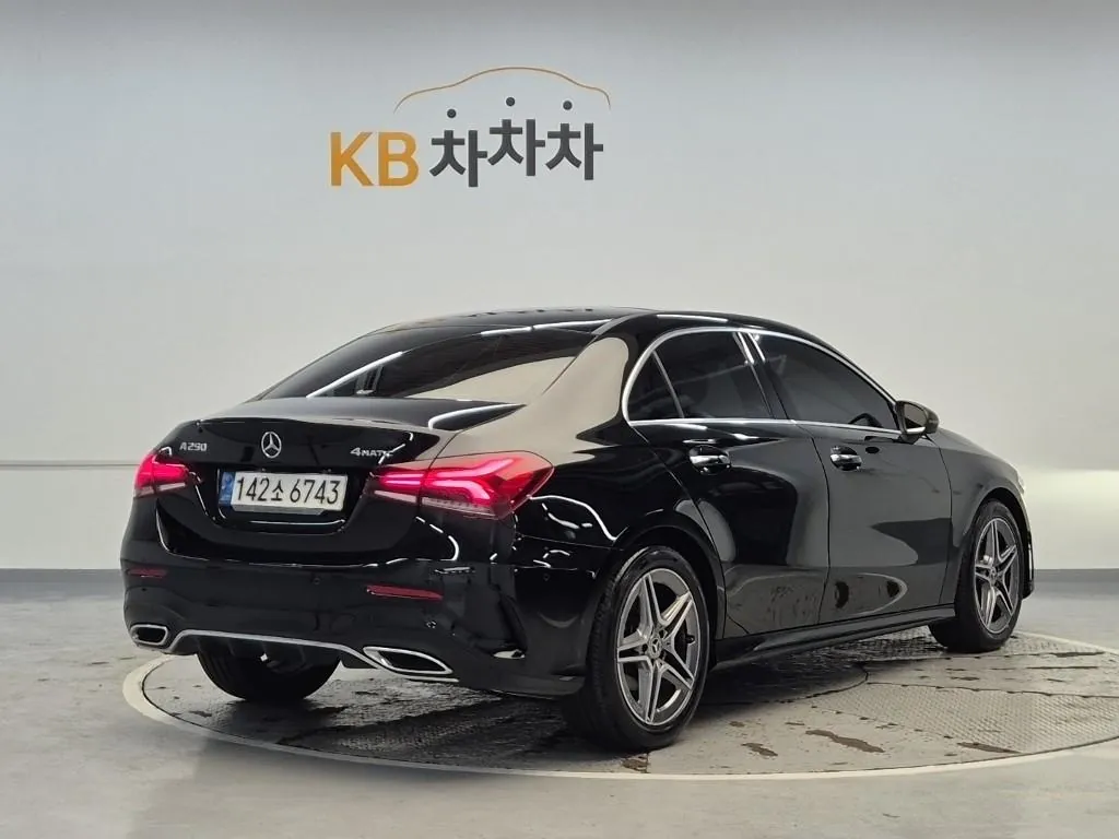 Mercedes-Benz A-Class 2022 photo 3