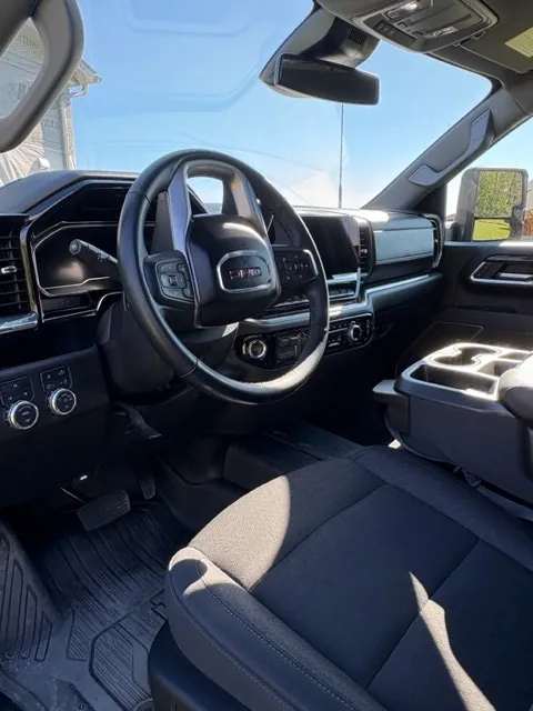 GMC Sierra 3500Hd 2025 photo 4