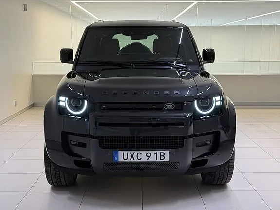 Land Rover Defender 110 2026 photo 2