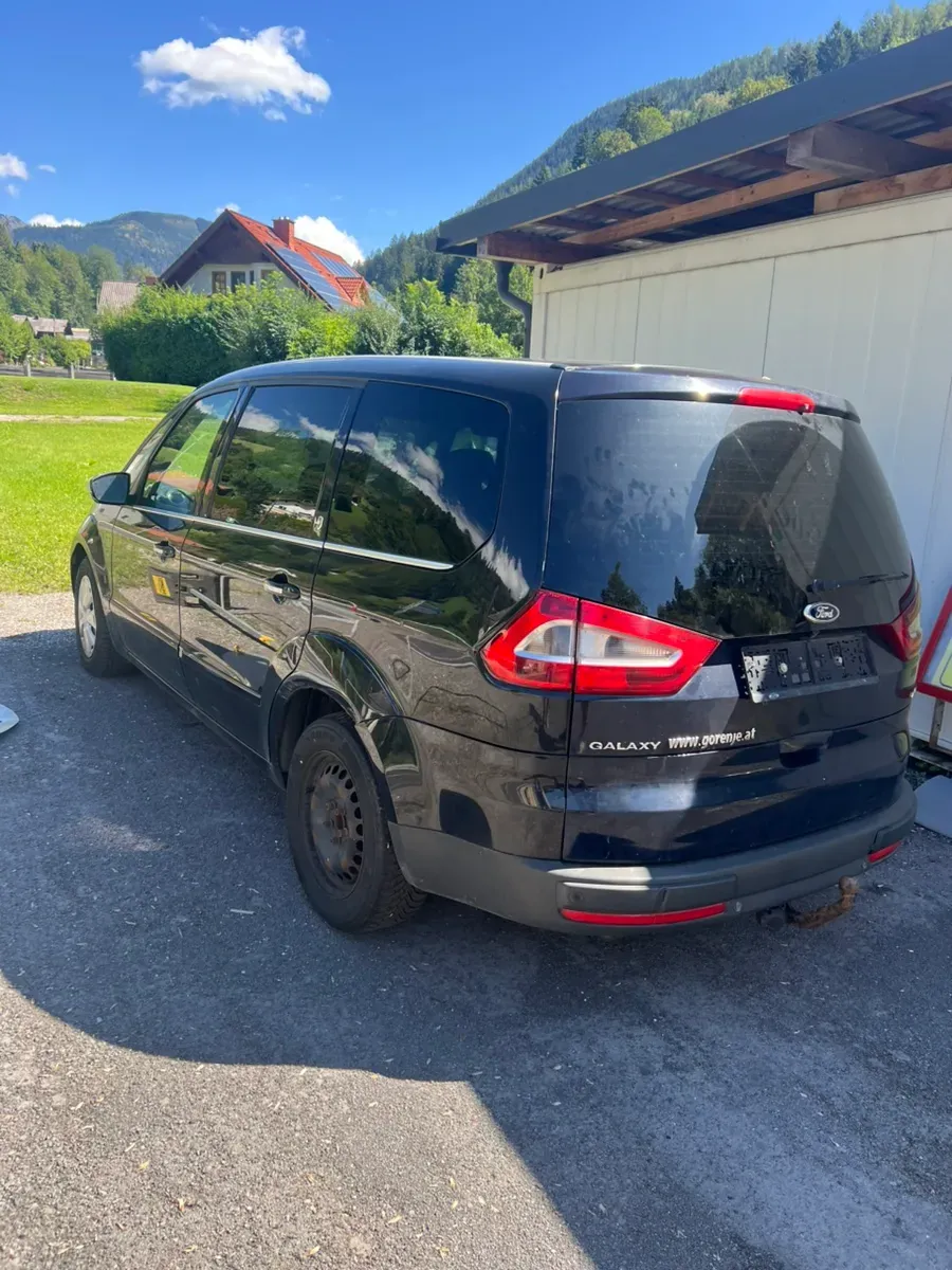 Ford Galaxy 2009 photo 3