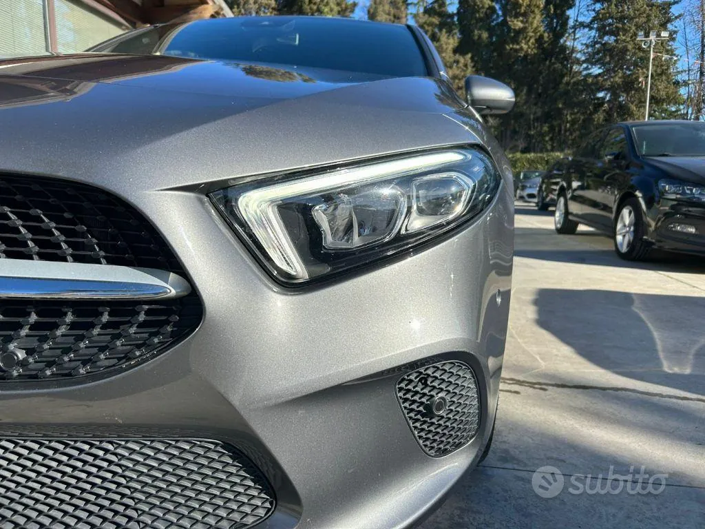 Mercedes-Benz A 180 2018 photo 2