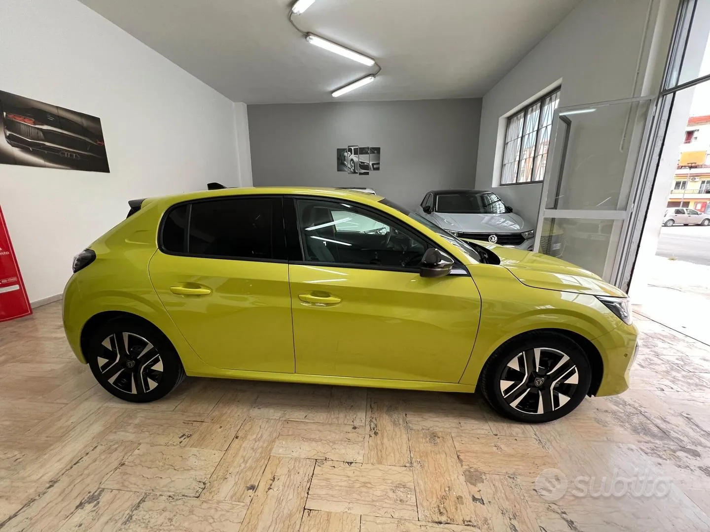 Peugeot 208 2024 photo 2