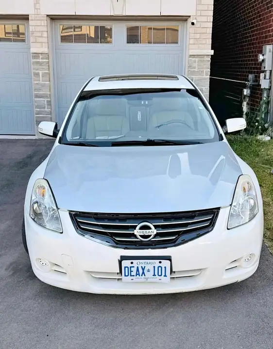 Nissan Altima 2012 photo 2