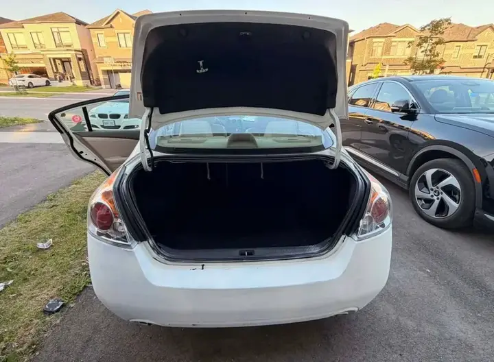 Nissan Altima 2012 photo 4