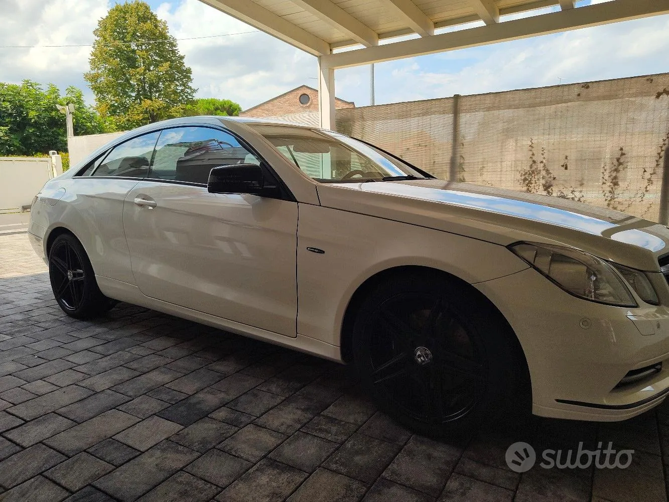 Mercedes-Benz E-Class 2012 photo 4