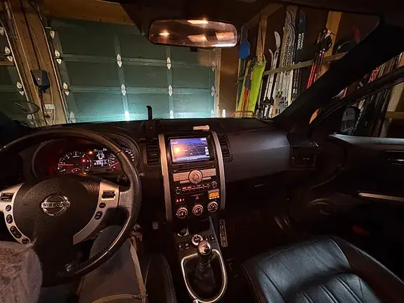 Nissan X-Trail 2010 photo 2