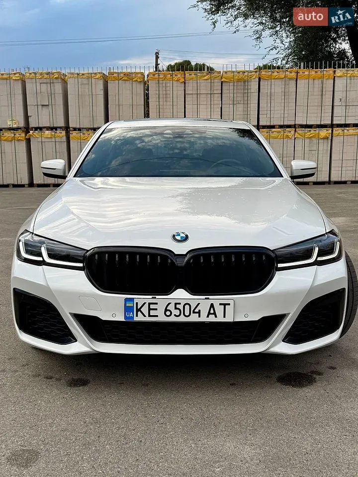 BMW 5 Series 2017 photo 2