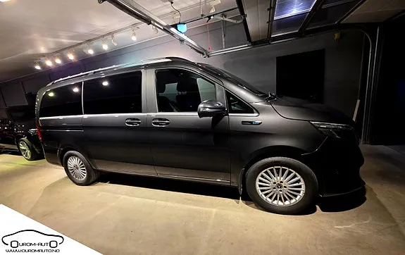 Mercedes-Benz Eqv300