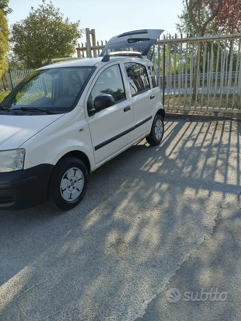 Fiat Panda 2010 photo 2