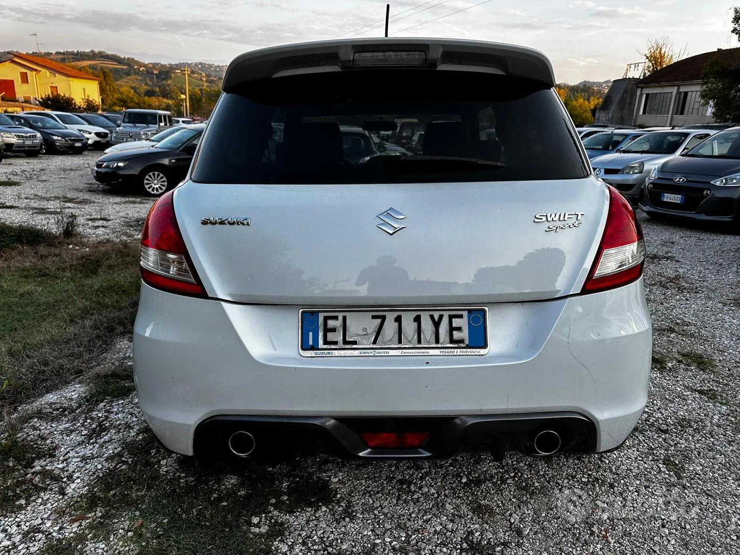 Suzuki Swift 2011 photo 5